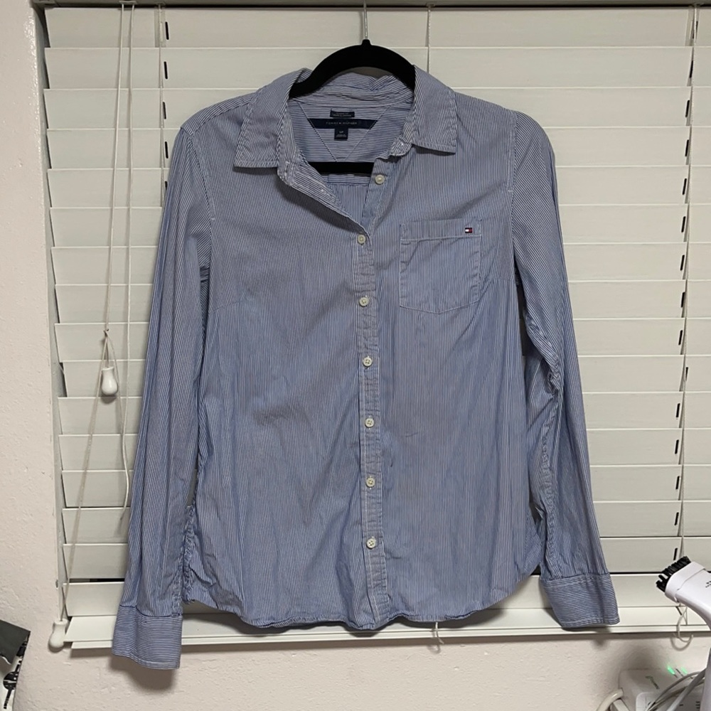 Small Tommy Hilfiger button up great condition